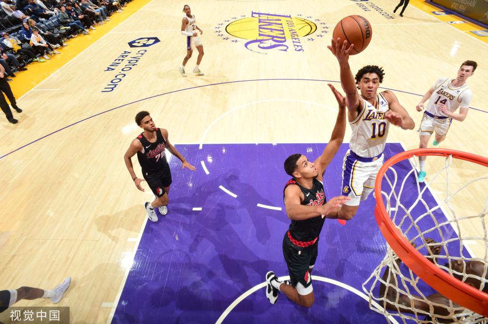 他面对媒体 他面对媒体